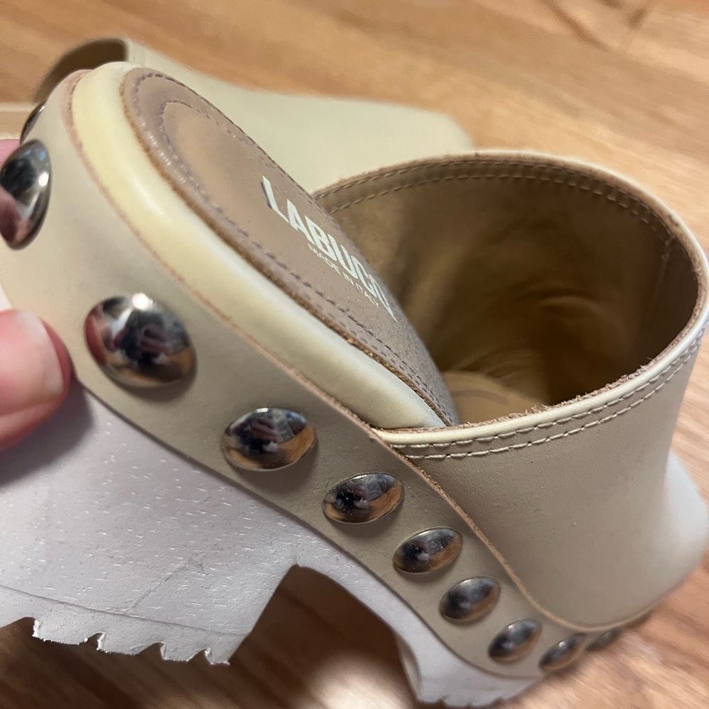 Labucq Cream Clog with Silver Studs - Picture 3 of 4